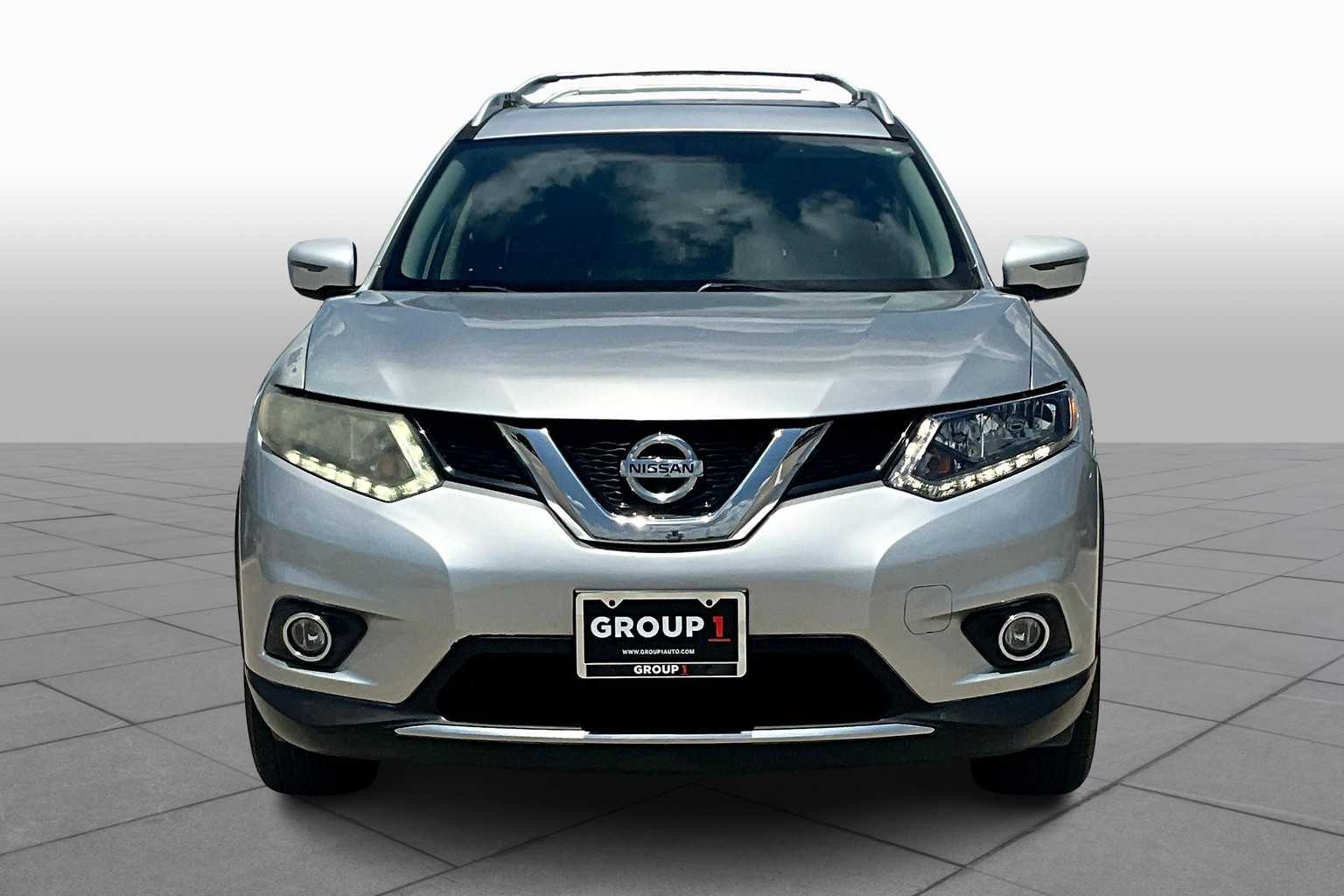 2016 Nissan Rogue SV photo 3