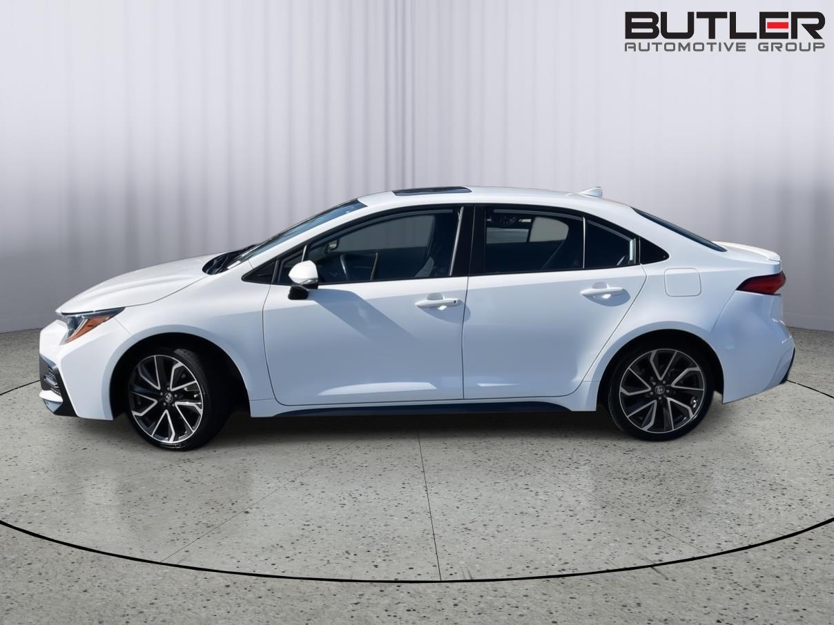 2022 Toyota Corolla SE photo 2