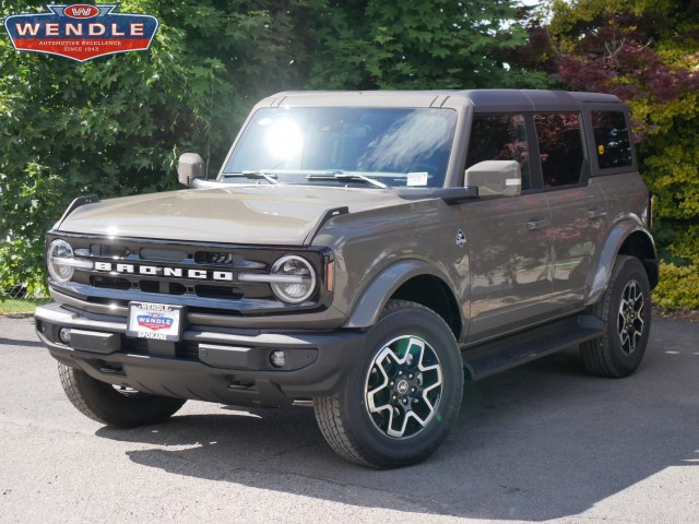 2025 Ford Bronco 4-Door Outer Banks's photo