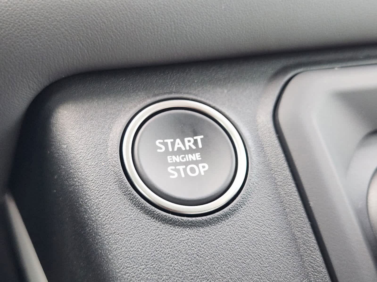 2025 Land Rover Defender 110 X-Dynamic SE photo 17