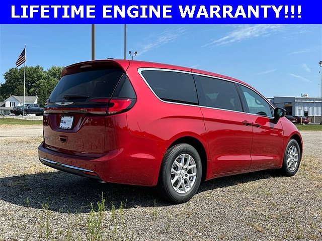 2026 Chrysler Pacifica photo 5