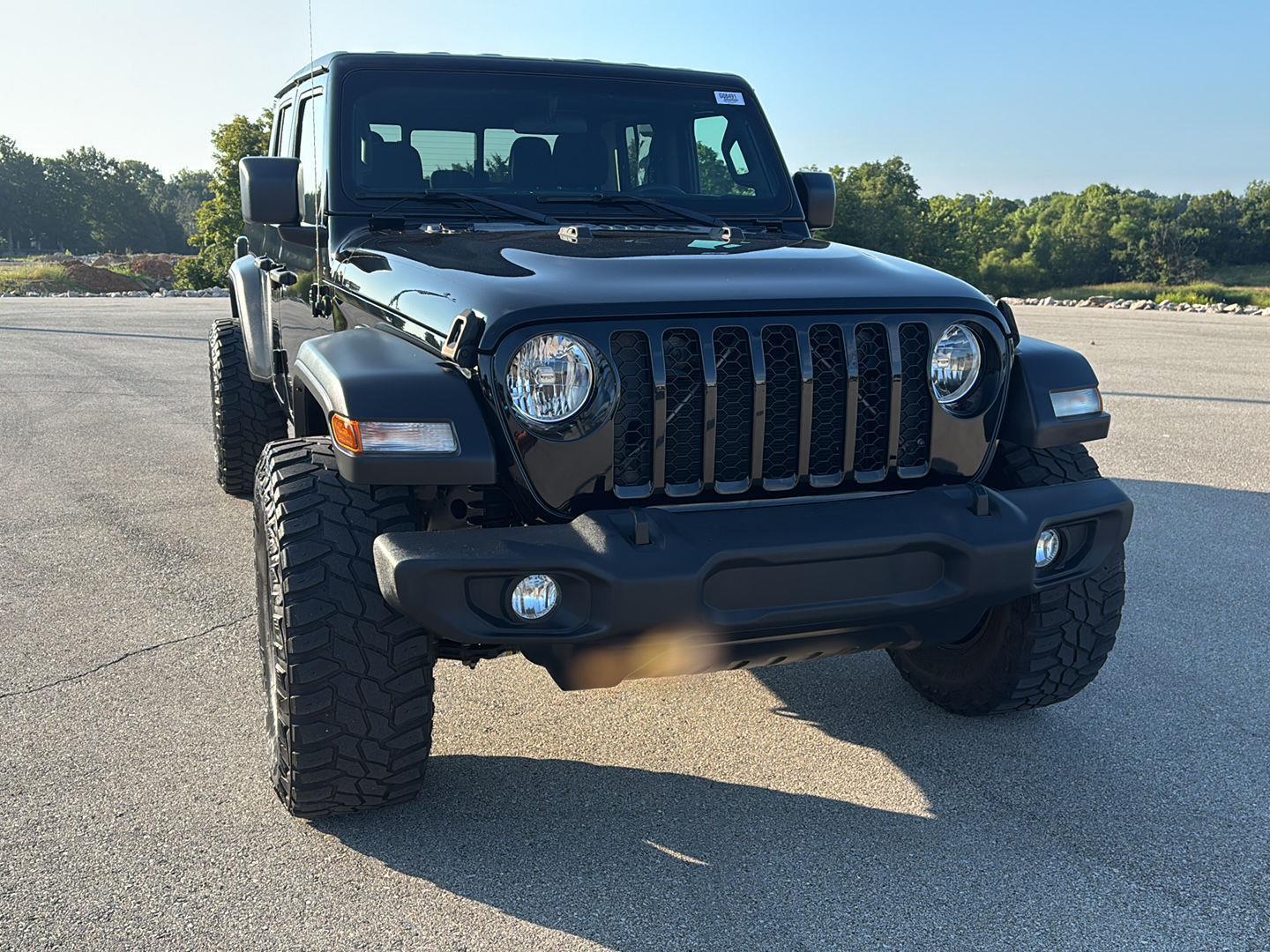 2020 Jeep Gladiator Sport S photo 2