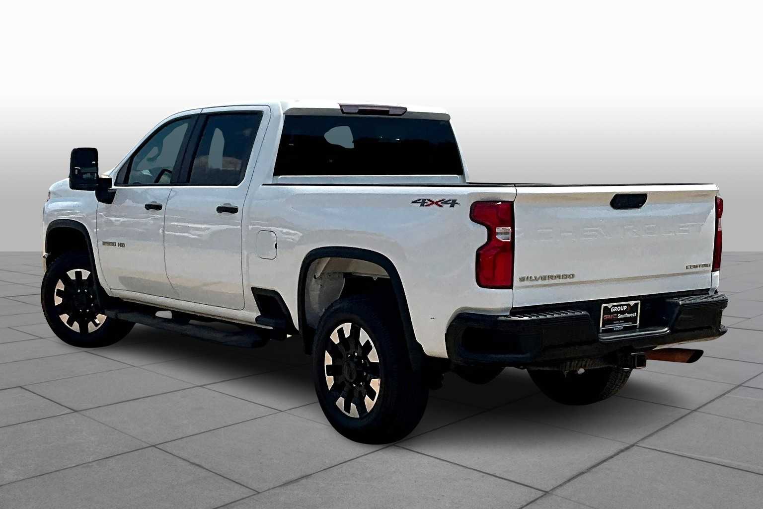 2020 Chevrolet Silverado 2500HD Custom photo 10