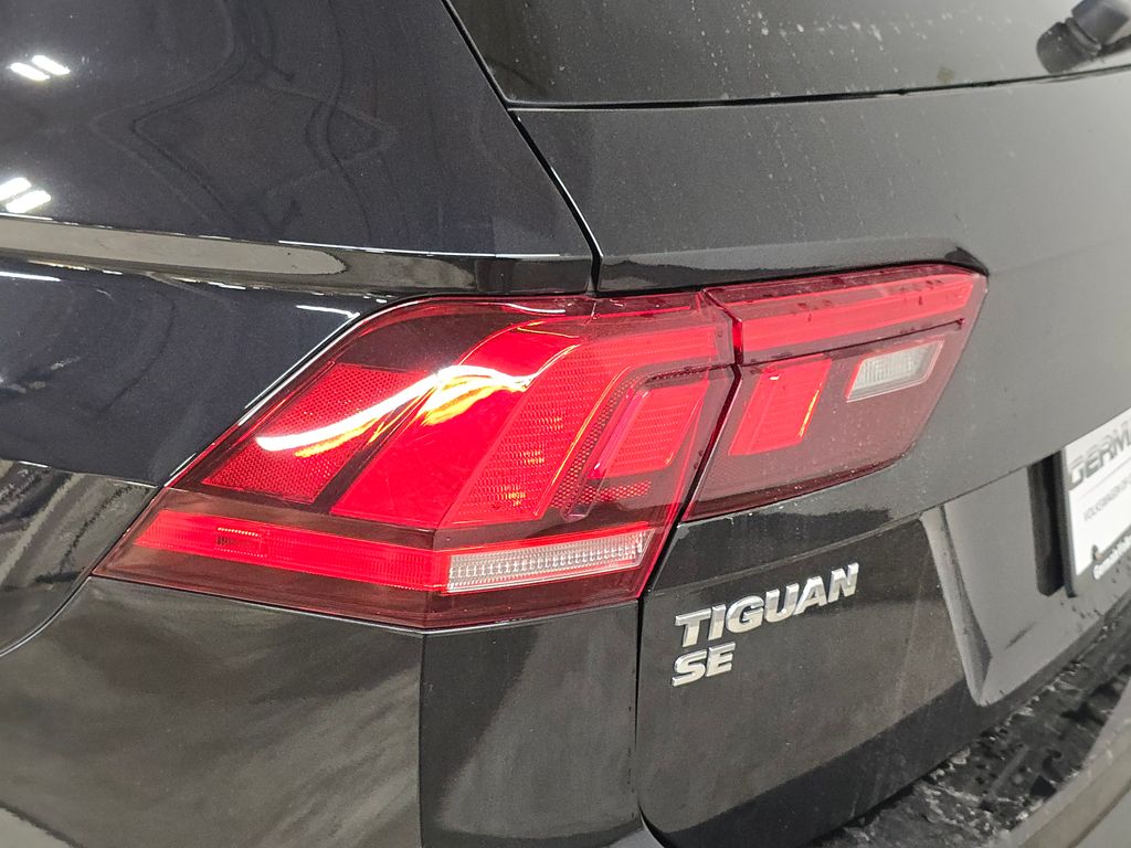2021 Volkswagen Tiguan SE photo 13