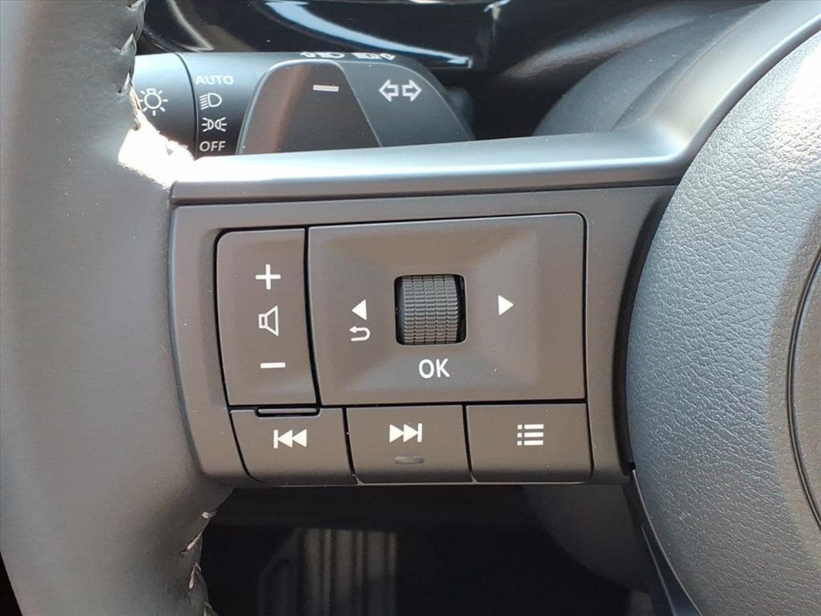 2025 Nissan Pathfinder SV Black at Robbins Nissan