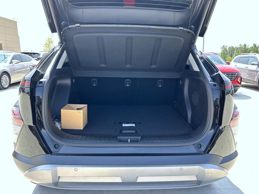 2025 Hyundai Kona Limited photo 9