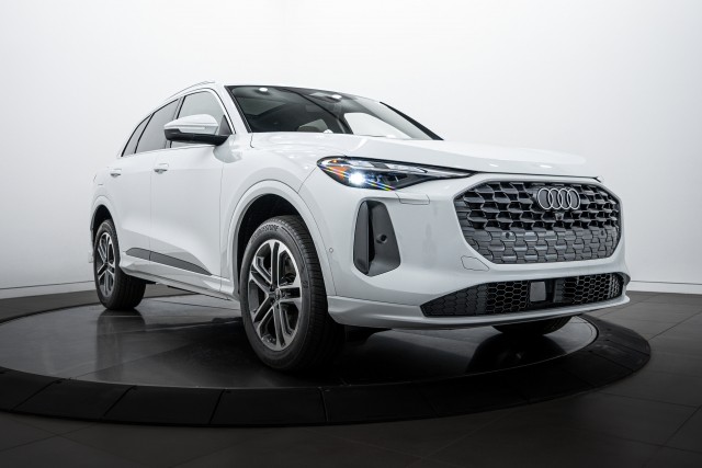 2025 Audi New Q5 Premium's photo