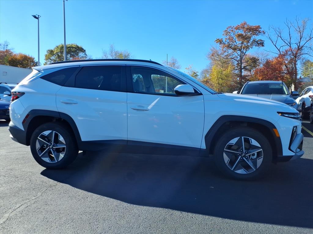 2025 Hyundai Tucson SEL photo 3