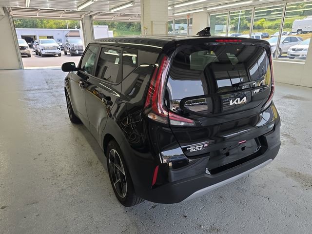 2023 Kia Soul EX photo 3