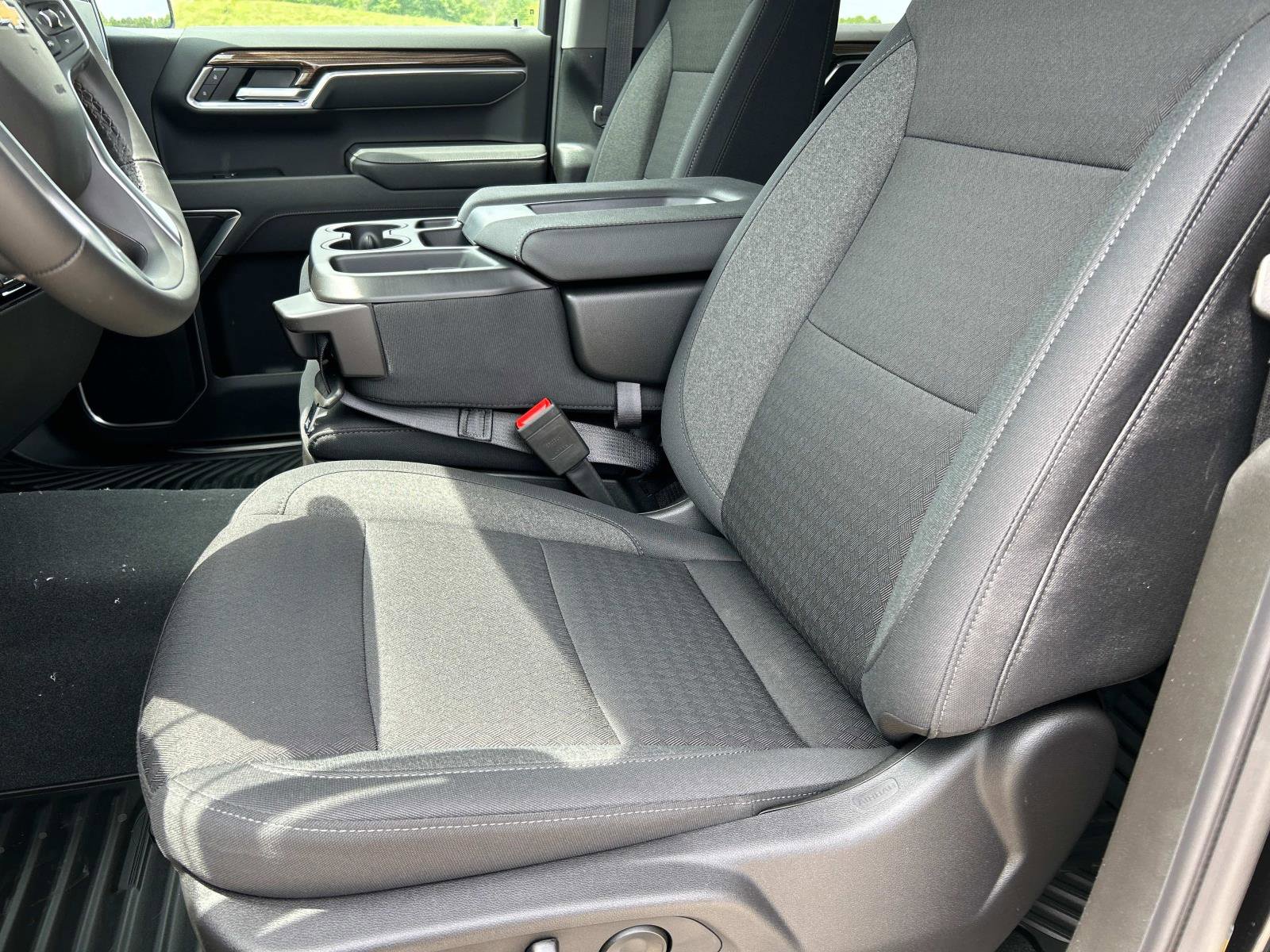2025 Chevrolet Silverado 1500 LT photo 19