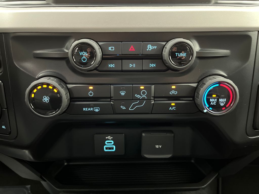 2026 Ford F-250 photo 18