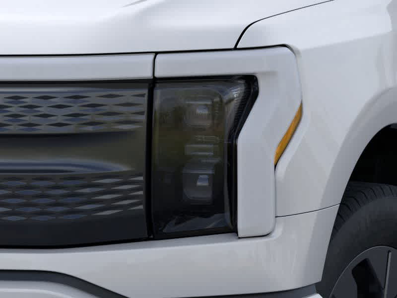 2025 Ford F-150 Lightning photo 17