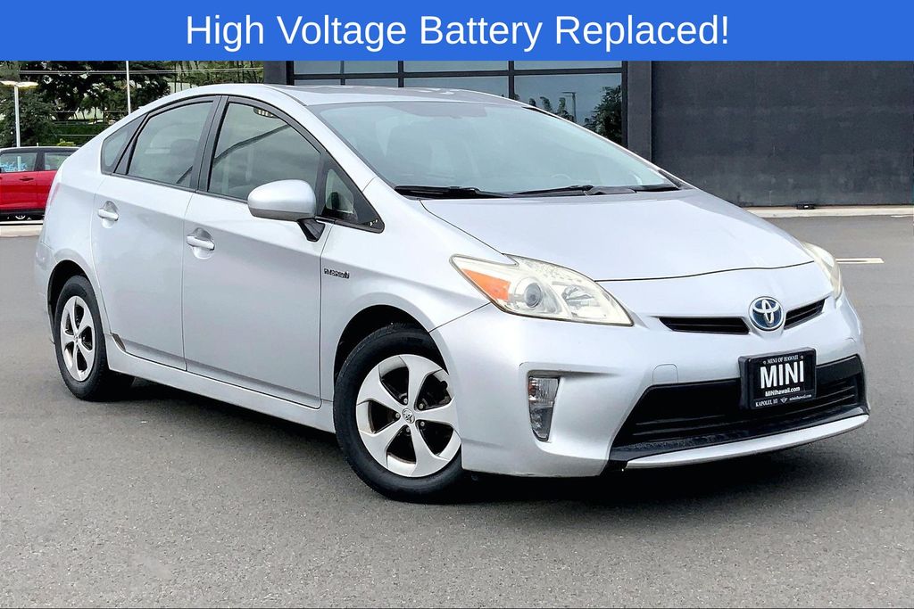 2014 Toyota Prius Two's photo