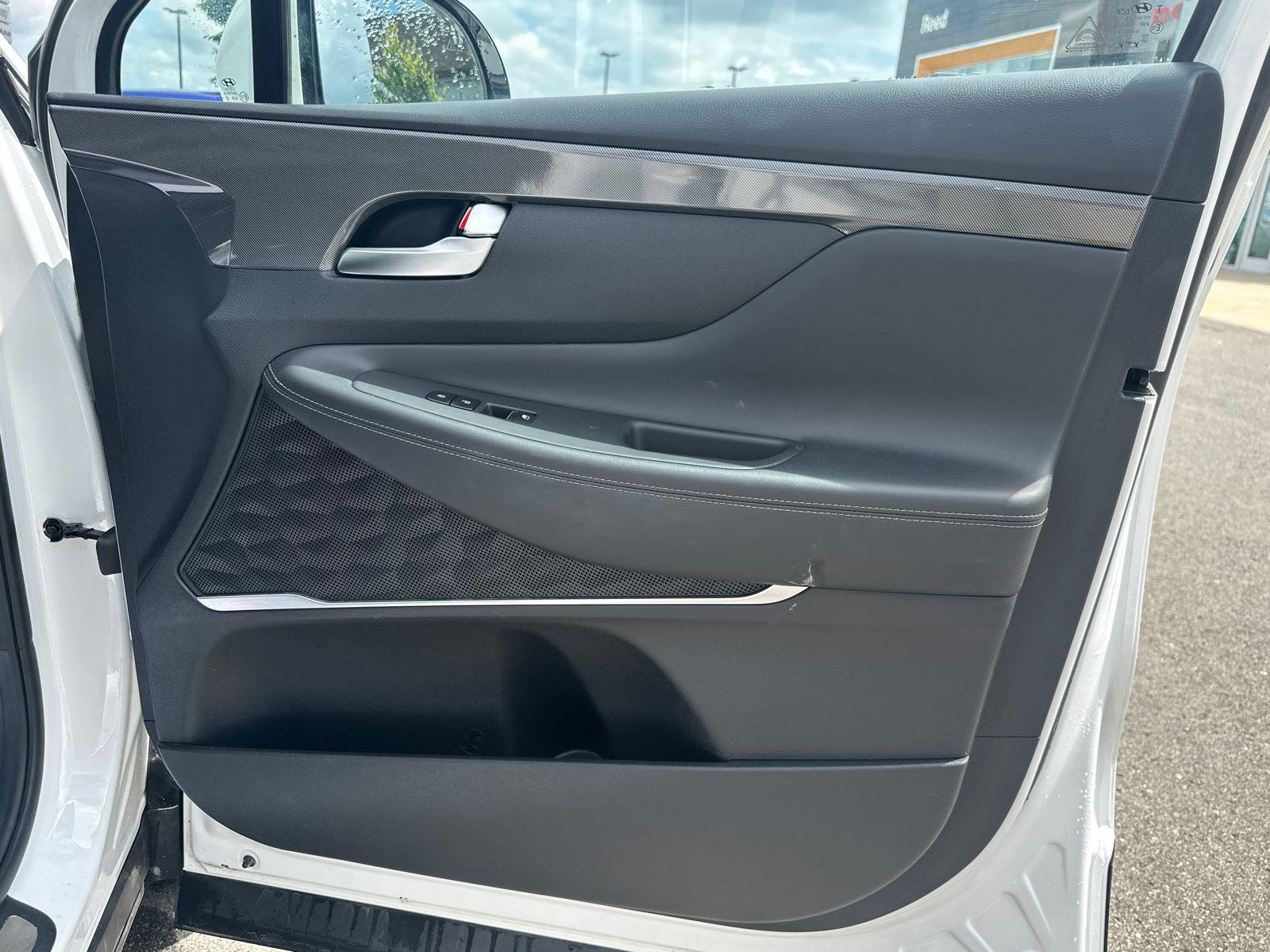 2022 Hyundai Santa Fe Limited photo 25