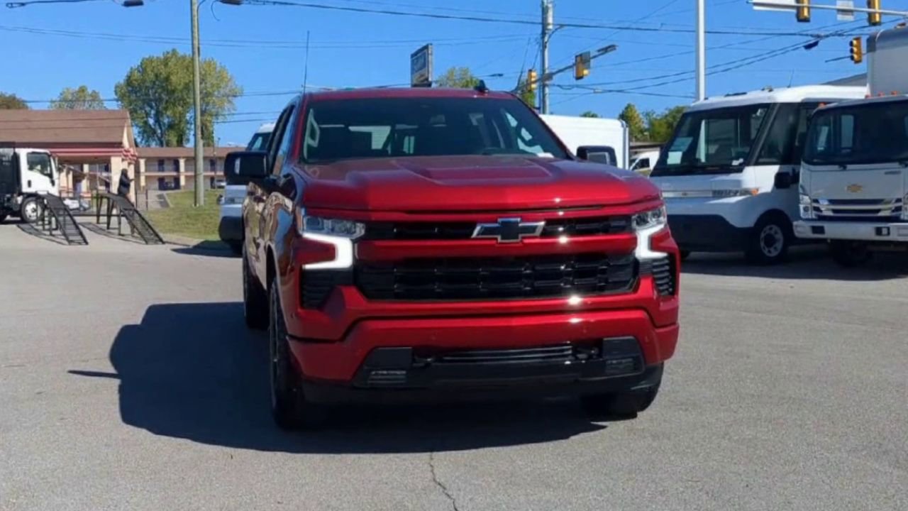2026 Chevrolet Silverado 1500 RST photo 2