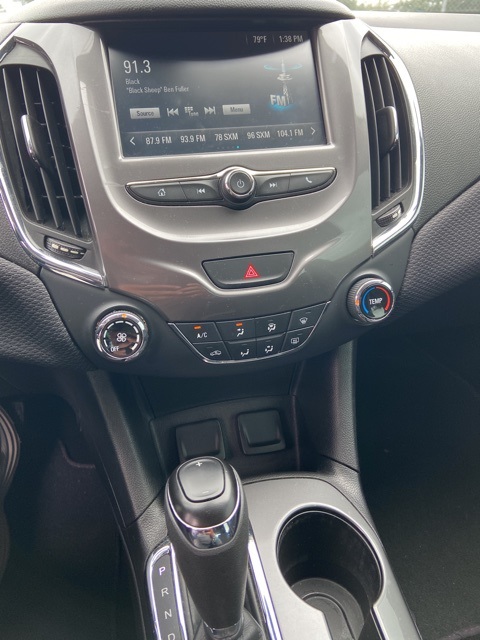 2017 Chevrolet Cruze LT photo 9
