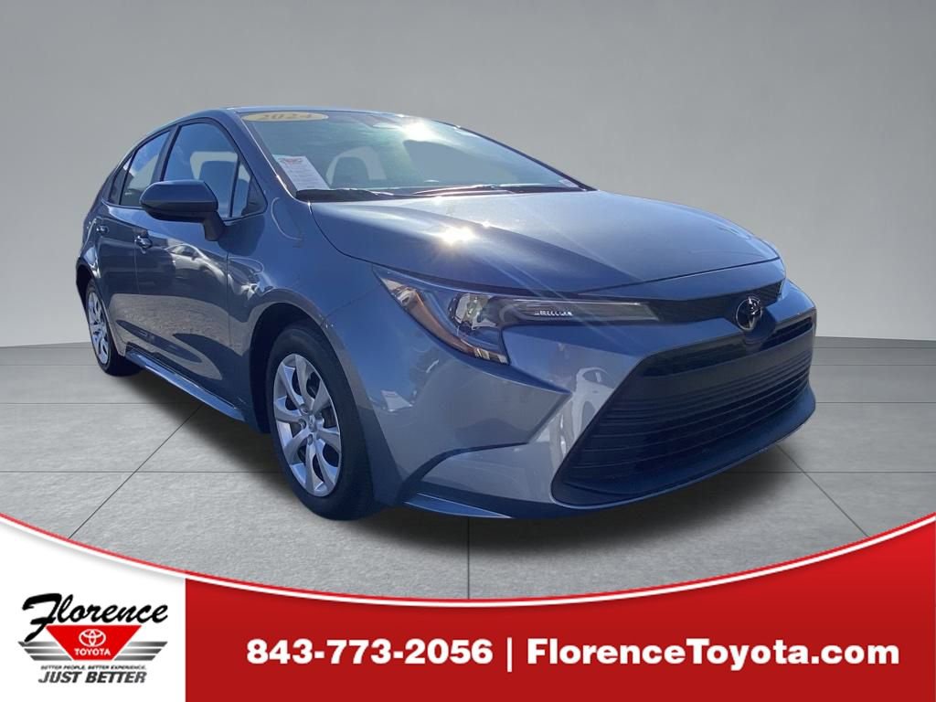2024 Toyota Corolla LE's photo