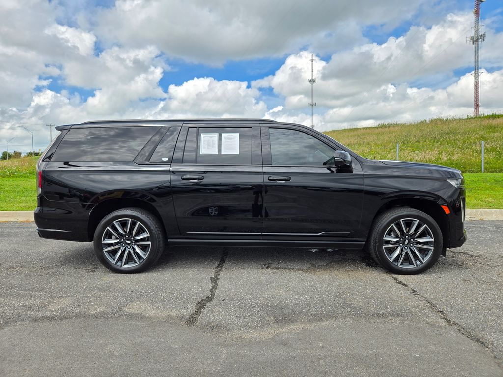 2022 Cadillac Escalade ESV Sport Platinum photo 2