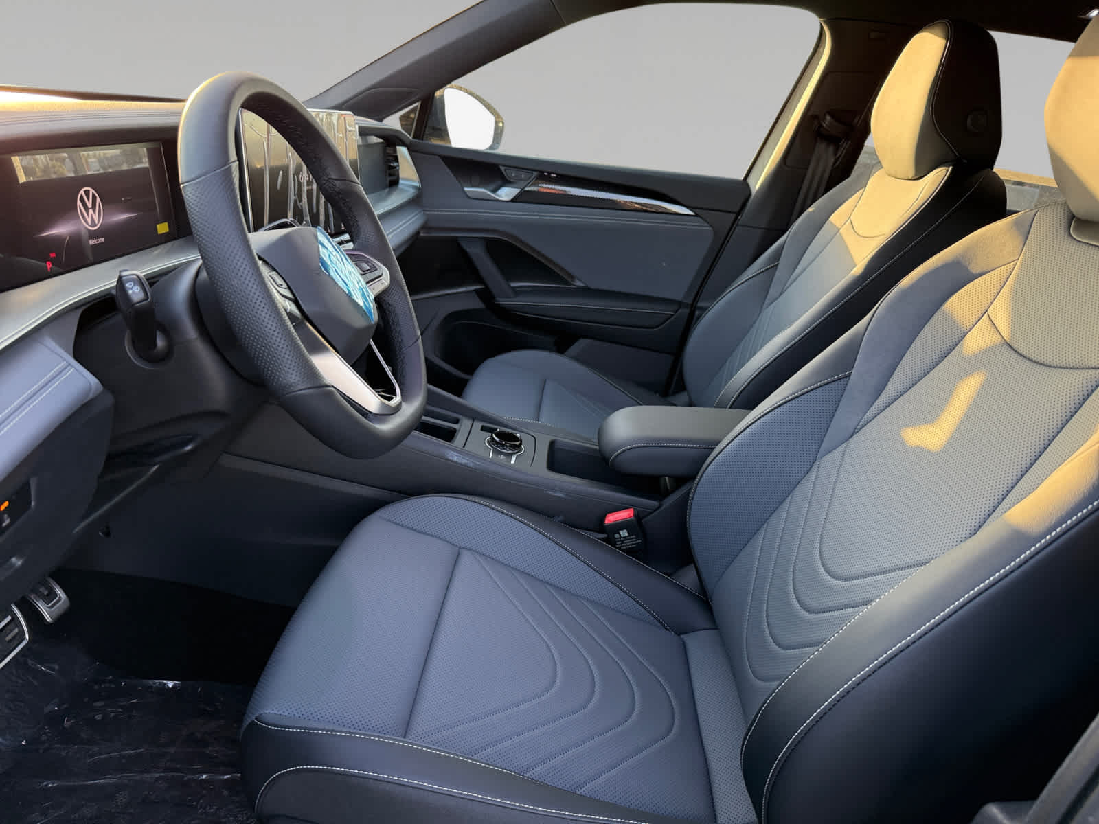 2025 Volkswagen Tiguan SE R-Line Black photo 9