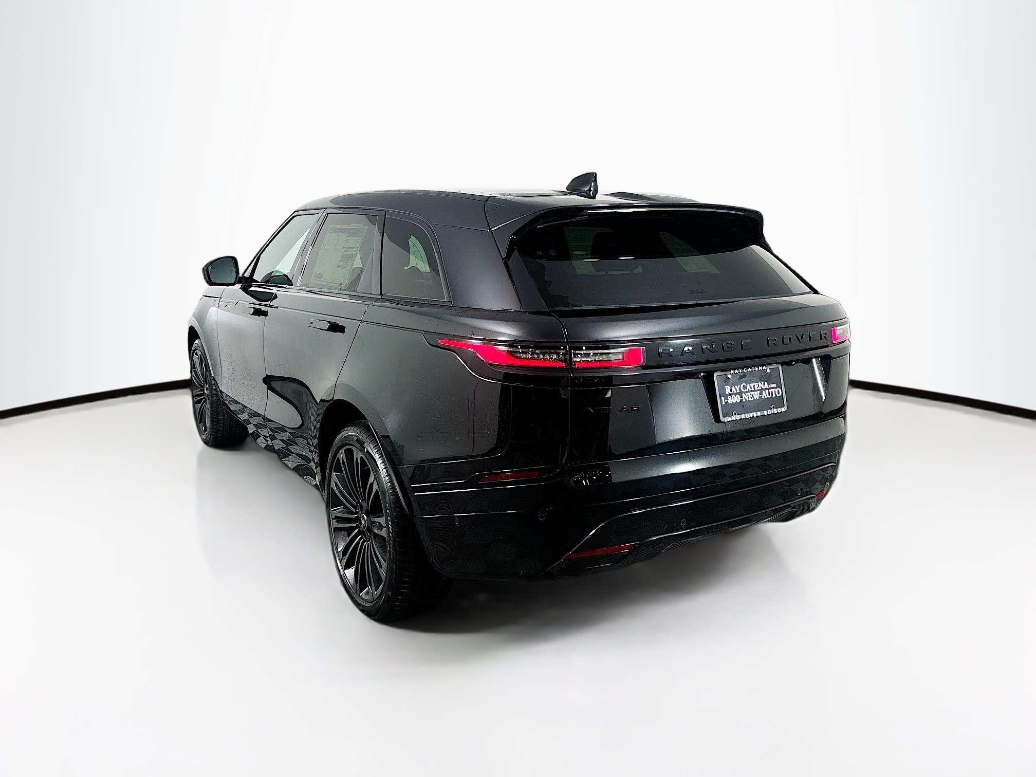 2026 Land Rover Range Rover Velar SE photo 7