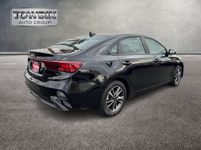 2022 Kia Forte LXS photo 4