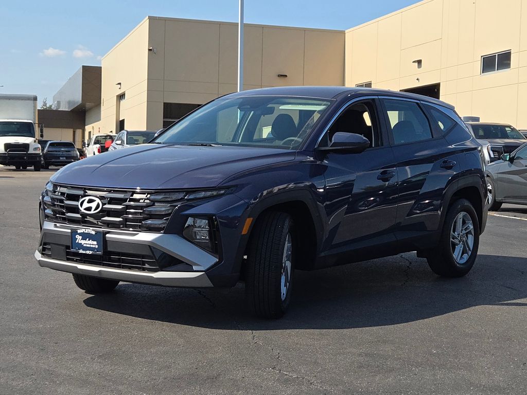 2025 Hyundai Tucson SE photo 4