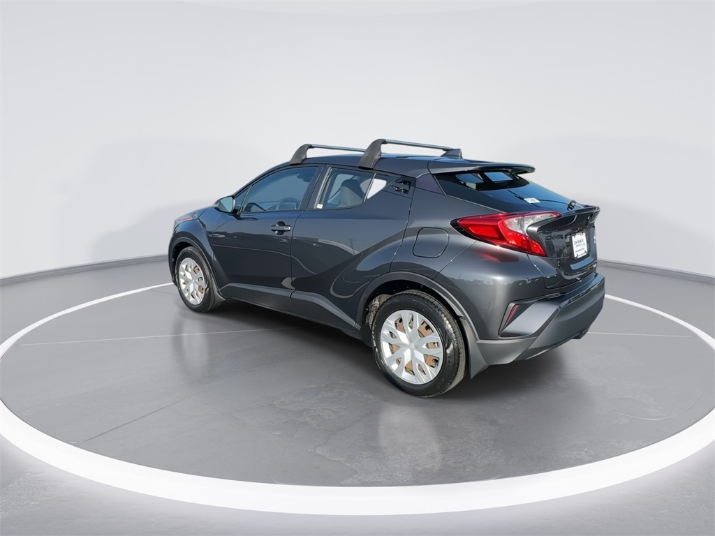 2021 Toyota C-HR LE photo 6