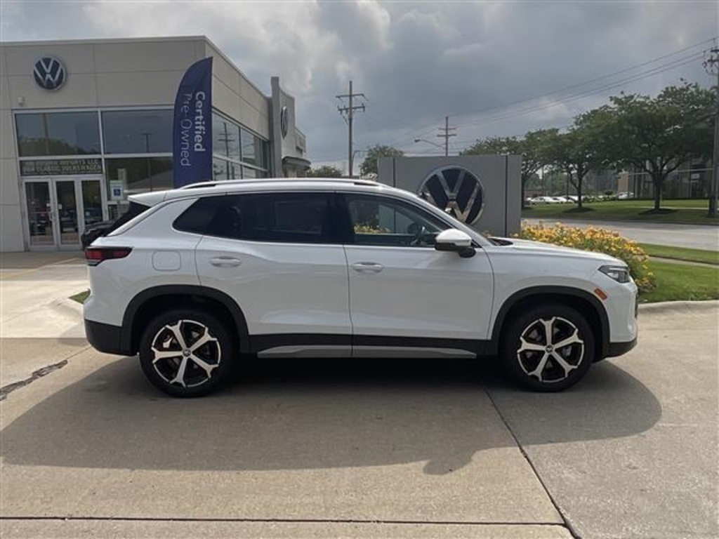 2025 Volkswagen Tiguan SE photo 2