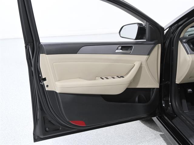 2018 Hyundai Sonata SEL photo 4