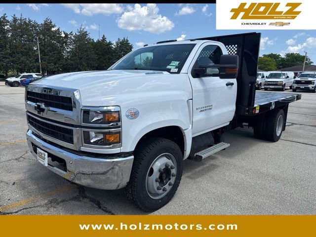 2024 Chevrolet Silverado 4500 Medium Duty Chassis Cab Work Truck's photo