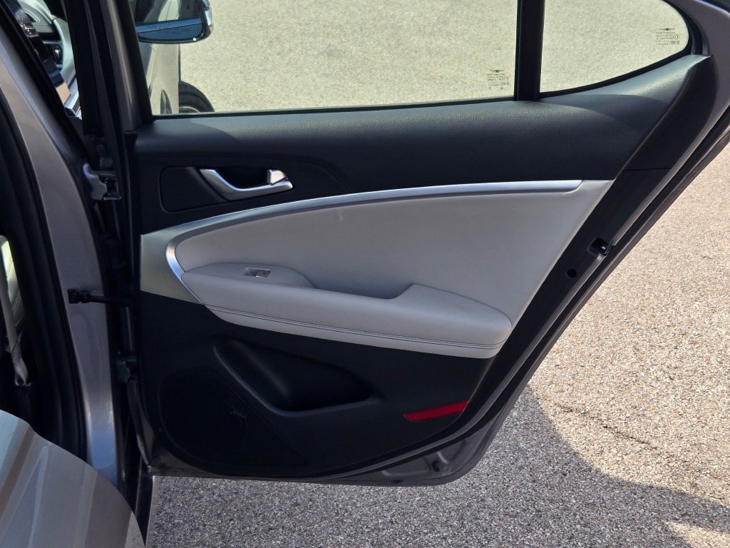 2023 Genesis G70 2.0T photo 8