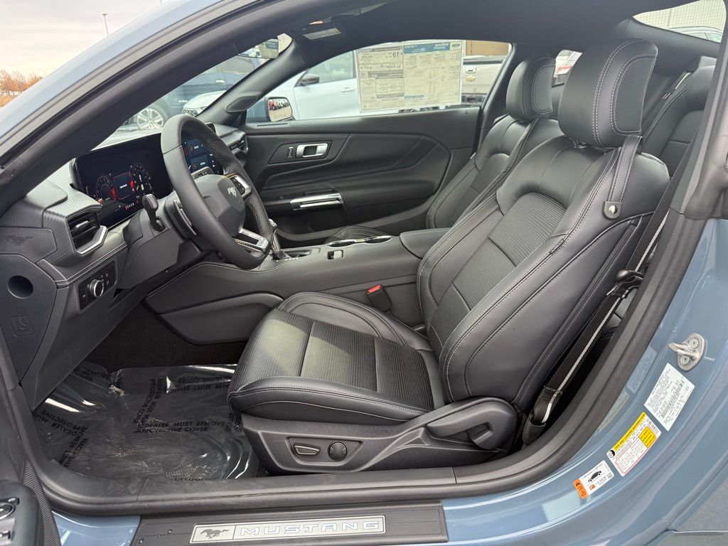 2025 Ford Mustang GT Premium photo 4