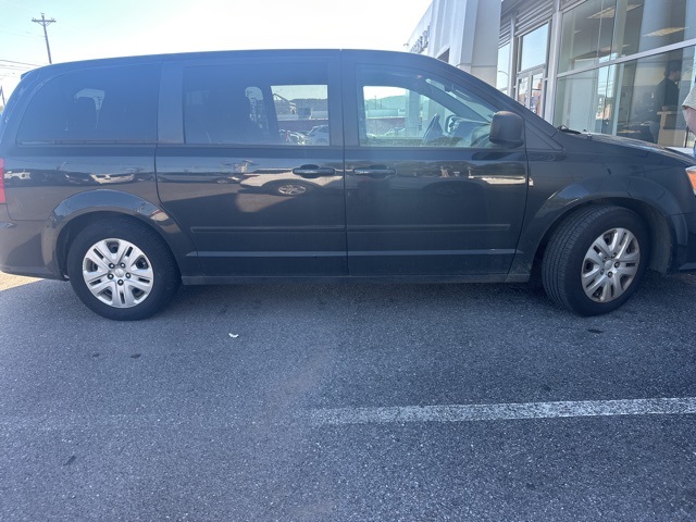 2017 Dodge Grand Caravan SE photo 2