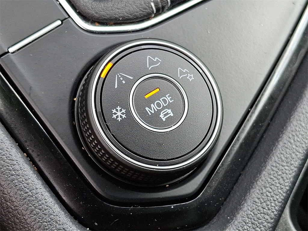 2022 Volkswagen Taos SEL photo 23