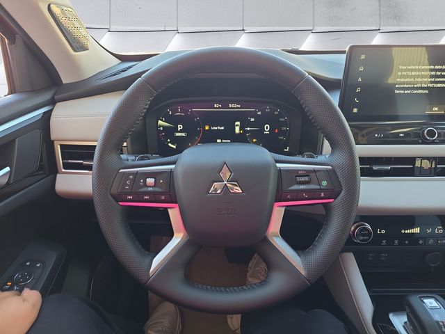 2025 Mitsubishi Outlander SE photo 9