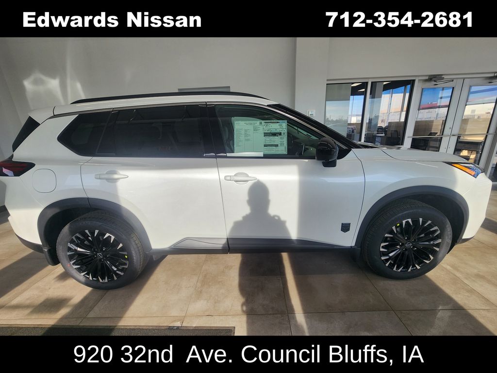 2026 Nissan Rogue Dark Armor's photo