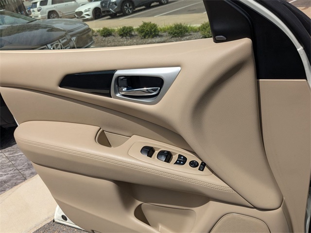 2020 Nissan Pathfinder SV photo 9