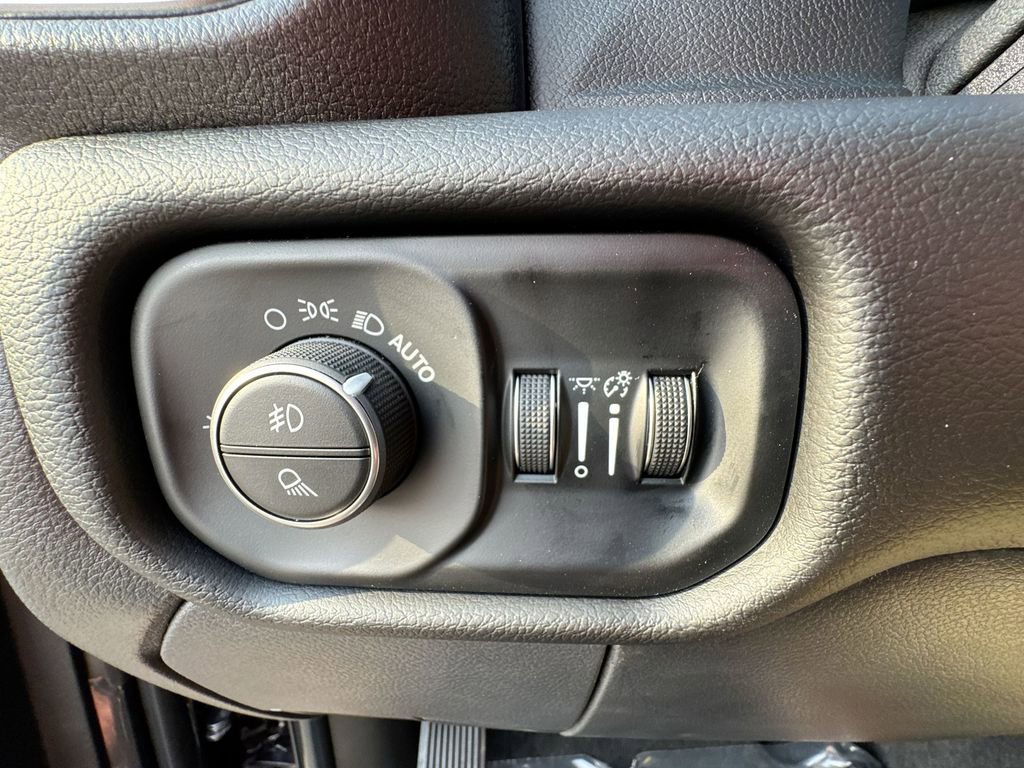 2025 Ram 2500 Laramie photo 16