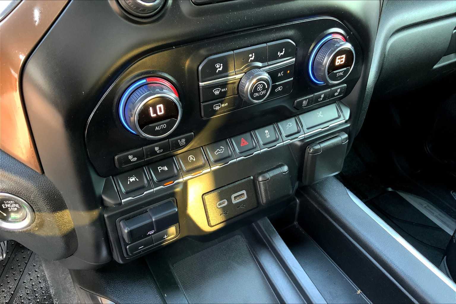 2019 Chevrolet Silverado 1500 High Country photo 31