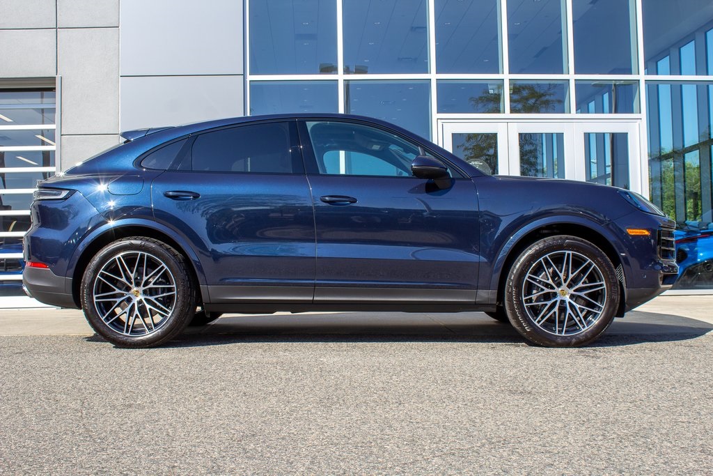 2024 Porsche Cayenne Coupe Base photo 4