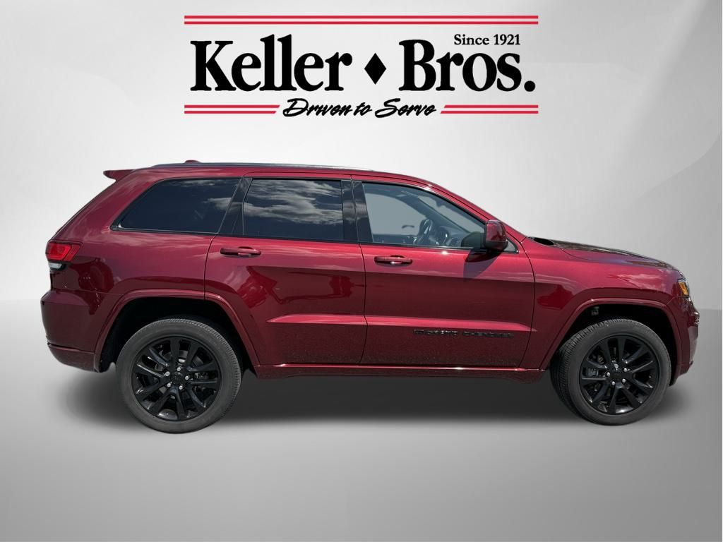 Used 2022 Red Jeep Laredo X image 8