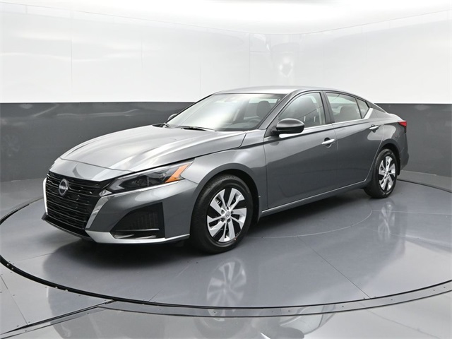 2025 Nissan Altima S's photo