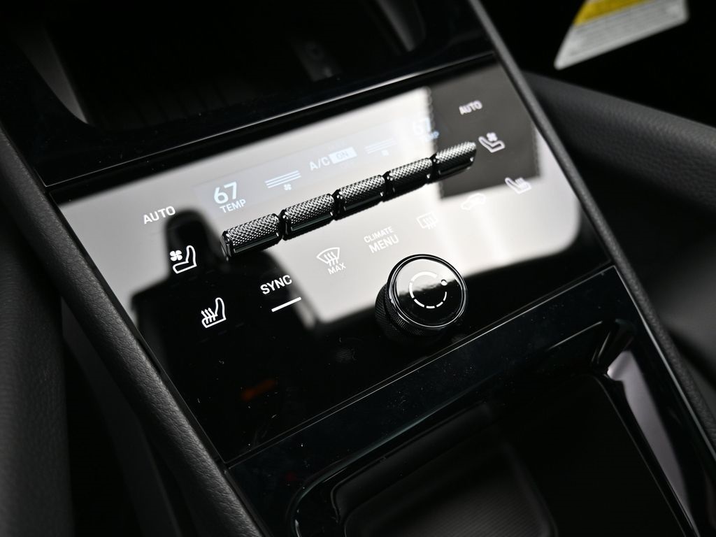 2026 Porsche Cayenne Coupe photo 18