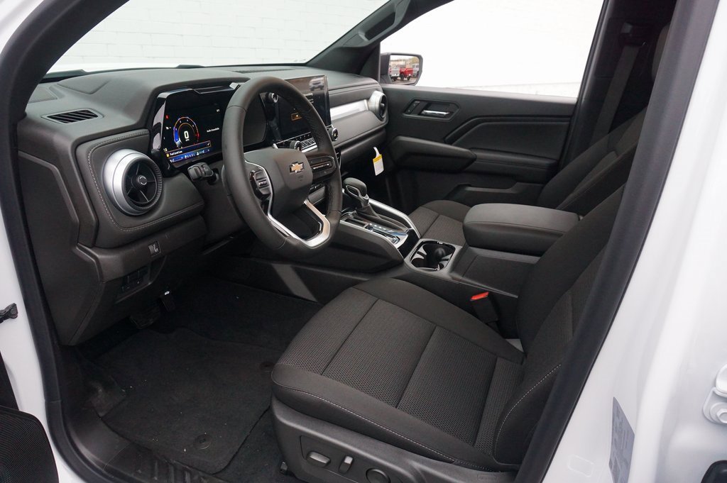 2025 Chevrolet Colorado Work Truck LT photo 8