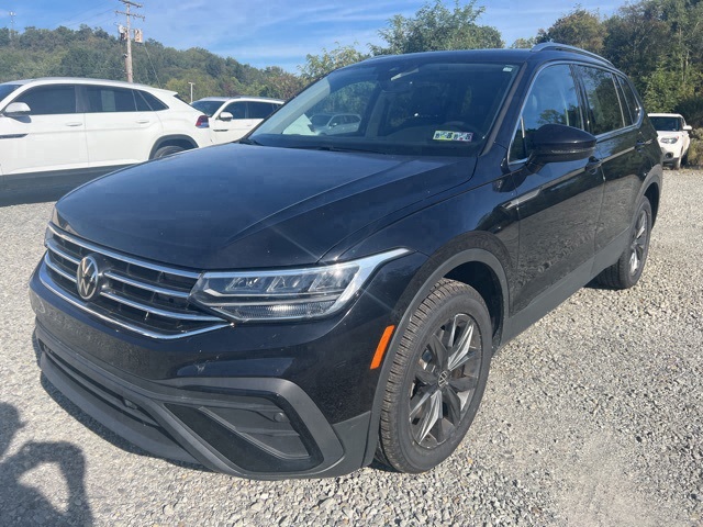 2022 Volkswagen Tiguan SE photo 3