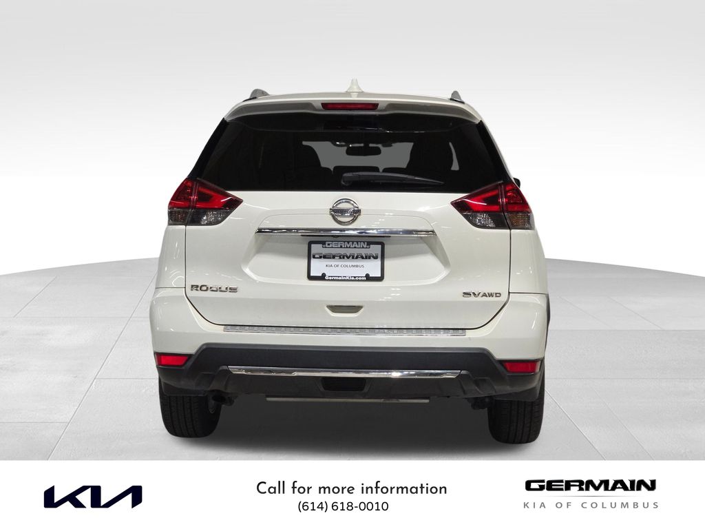 2018 Nissan Rogue SV photo 4