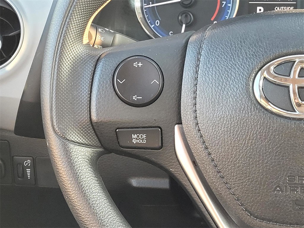 2018 Toyota Corolla L photo 24