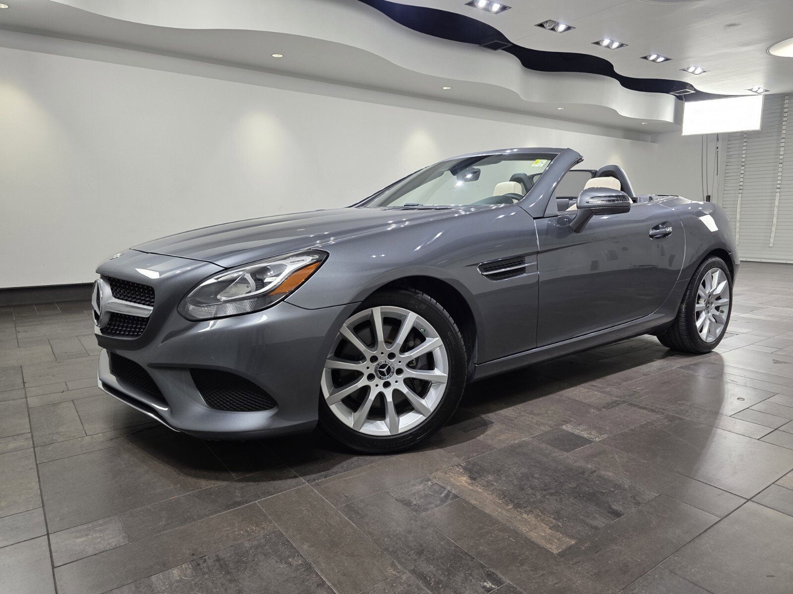 2018 Mercedes-Benz SLC Roadster