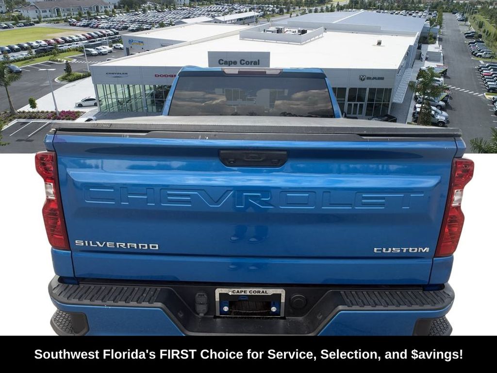 2023 Chevrolet Silverado 1500 Custom photo 5