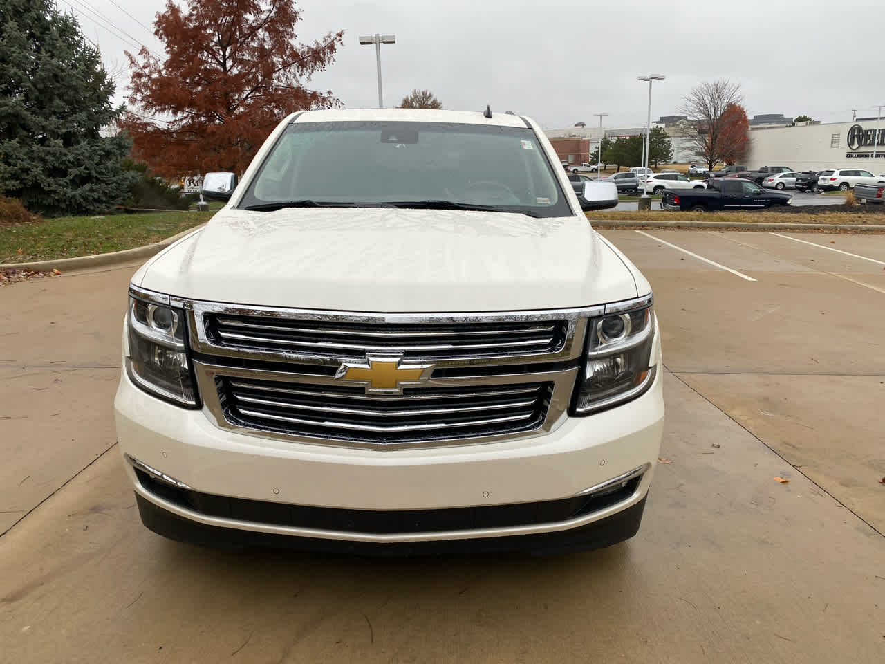2015 Chevrolet Suburban LTZ photo 3